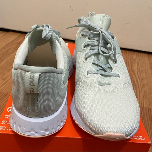 Nike Legend React - Picture 5 of 5